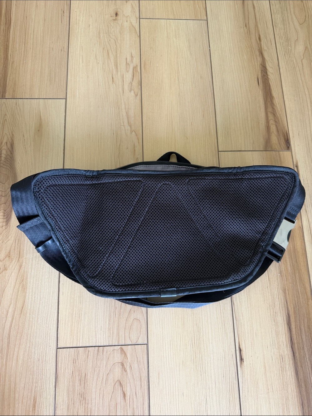 Athleta Belt Bag/ Crossbody Bag Black - Picture 8 of 9